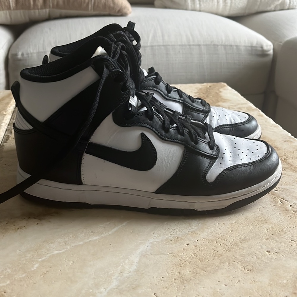 Women’s high top panda Nike dunks size 9